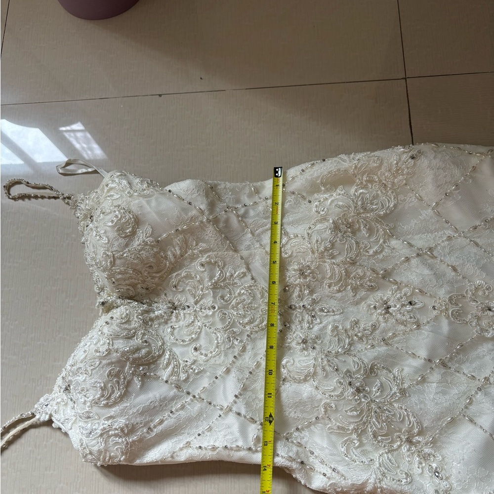 Signature by Justin Alexander White Lace Dress - Picture 7 of 14